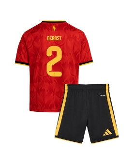Billige Fotballdrakt Belgia Zeno Debast #2 Replika Hjemmedraktsett Barn VM 2026 Kortermet (med bukser)
